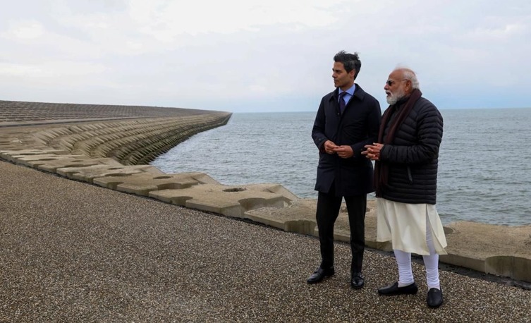 Modi visits Afsluitdijk Dam