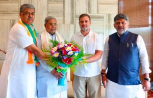 Rahul-Gandhi-Hari-Prasad-Siddaramaiah-Dks-300x193-3