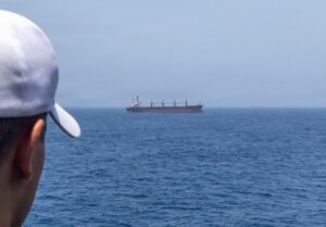 Hormuz-Ports-Ship-Us-Defence-sea-300x209-1