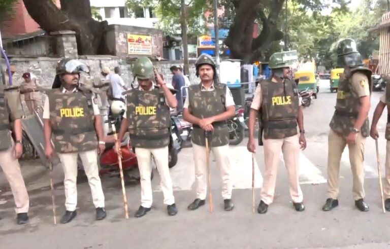 karnataka-bundh-protest-police